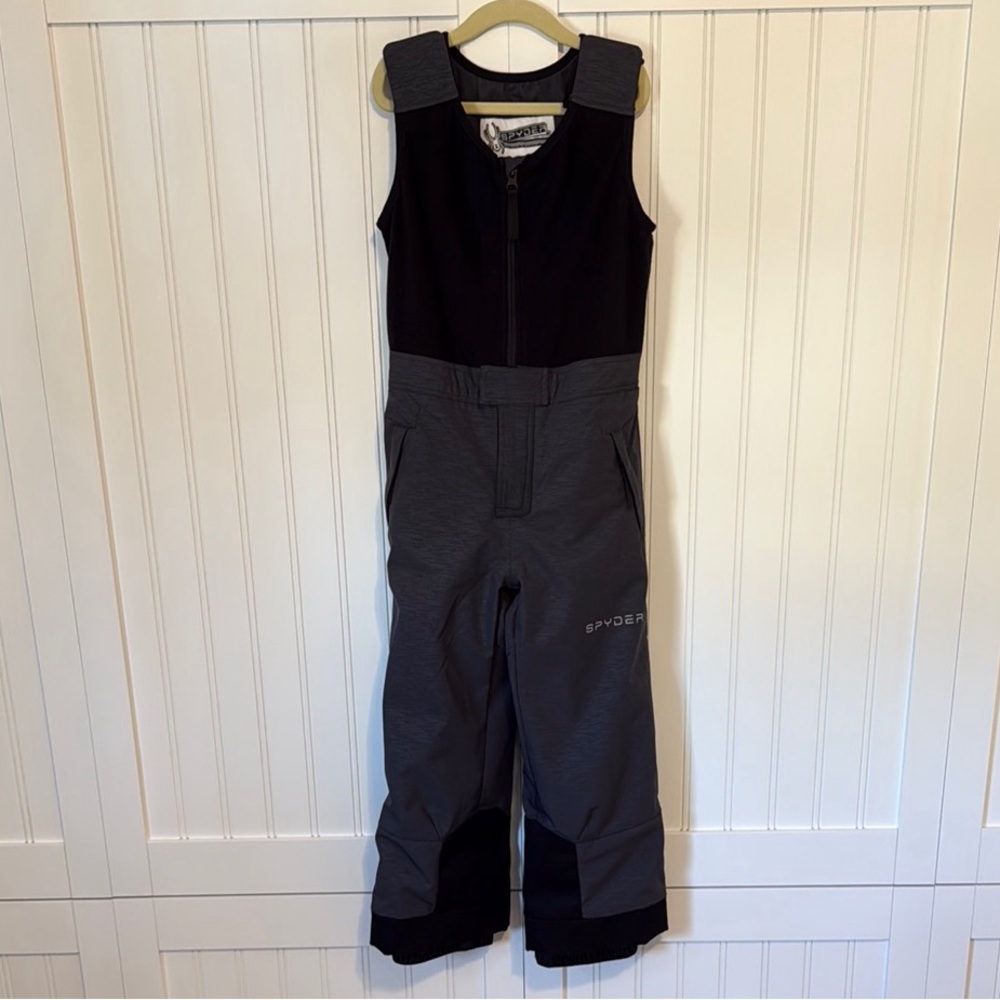 Spyder Kids Boys Black and Gray Ski Bib Pants Overalls size 6